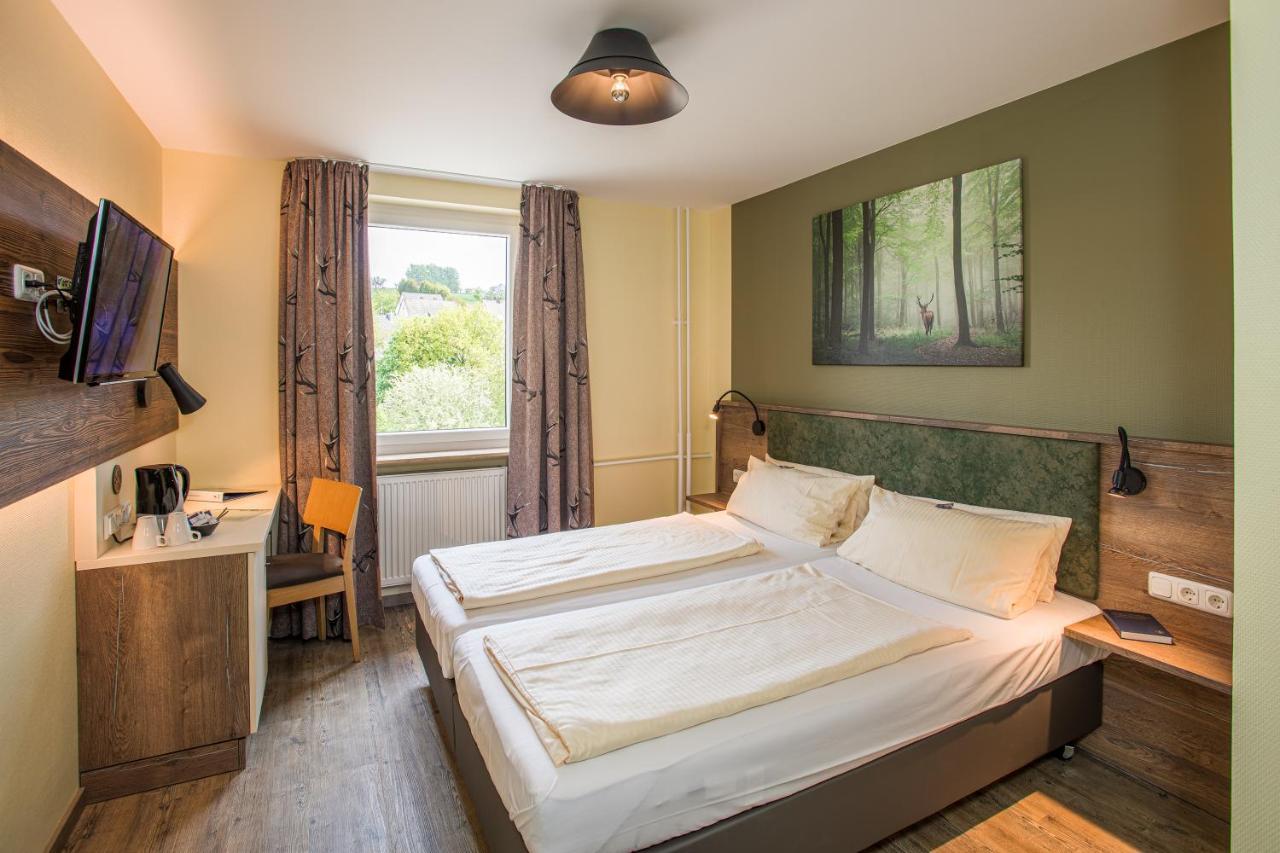 Restaurant Gruener Baum Hotell Leidersbach Exteriör bild