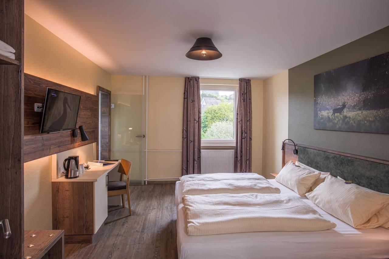 Restaurant Gruener Baum Hotell Leidersbach Exteriör bild