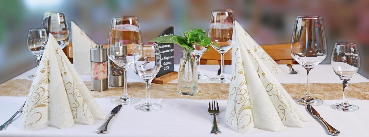 Restaurant Gruener Baum Hotell Leidersbach Exteriör bild